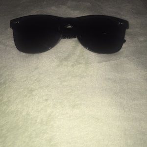 Plain Black Sunglasses